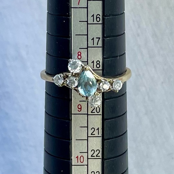 14K Gold Ring with CZ and Blue Topaz - Picture 4 of 9